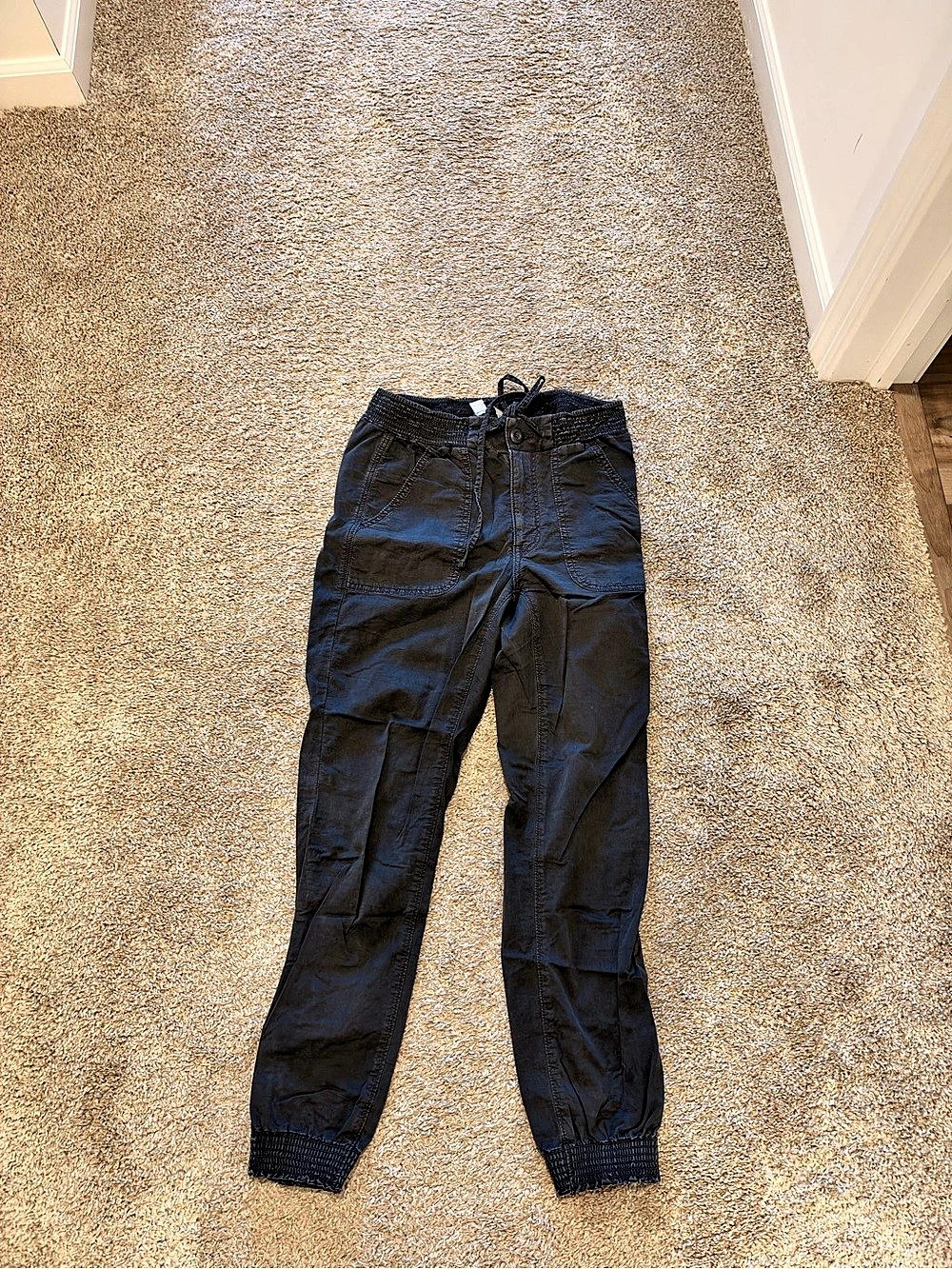 American Eagle Black/Gray Cargo Jogger Pants Size 6 Short
